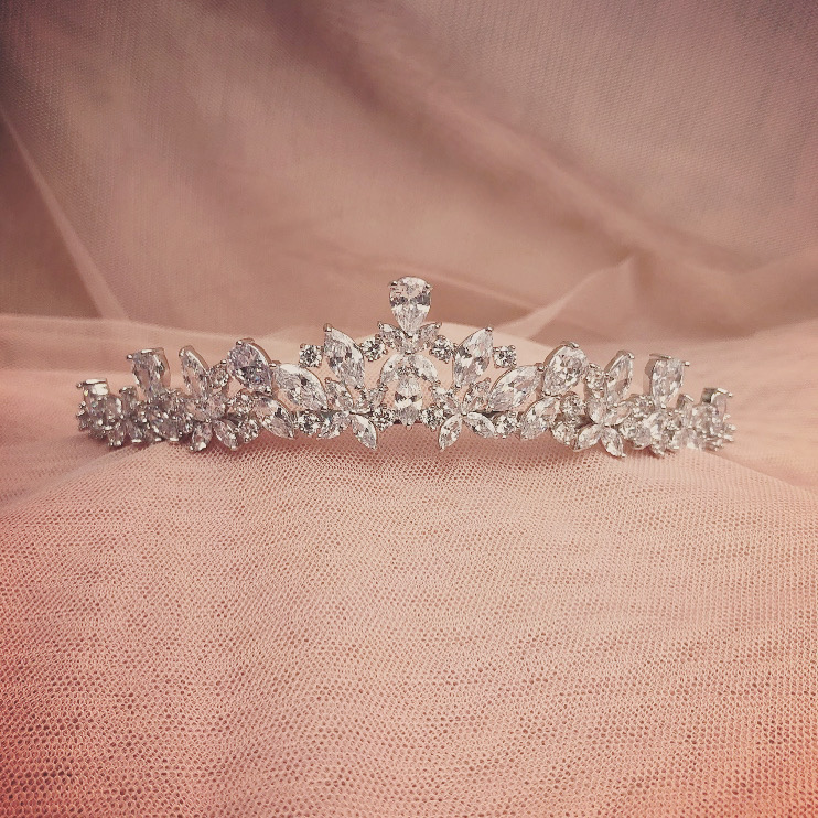 6. Mina Silver – tiara