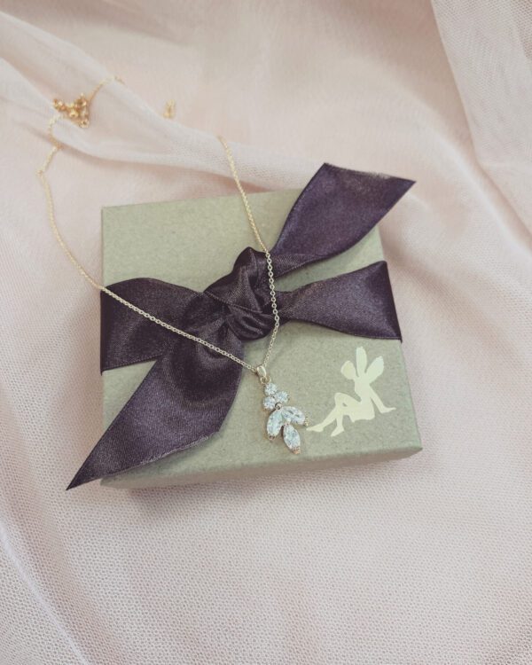 15. Lily Gold – necklace