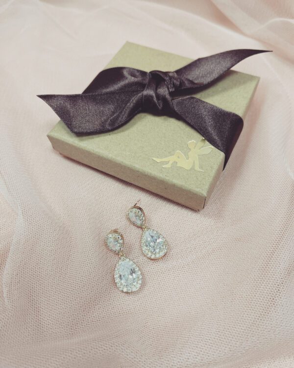 9. Such a Classic Gold – earrings
