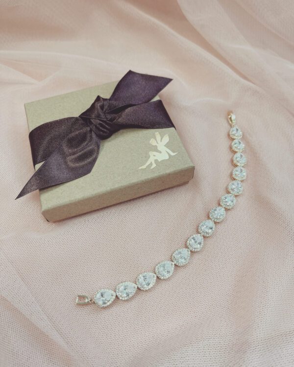 3. Annabella Gold – bracelet