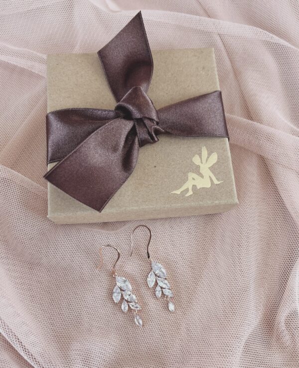 Fearne Earrings – Rose